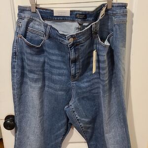NWT Judy Blue Mid Rise Boot Cut Plus Size Blue Jeans